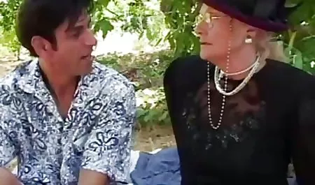 বোন তার বান্ধবী প্রতারণা করা