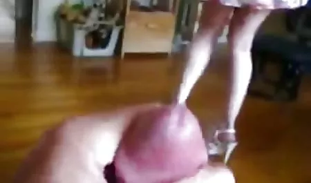 এশিয়ান 4 উপর পা ঘটান, যাতে সীসক